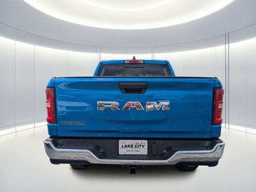 Hydro Blue Pearlcoat 2026 RAM 1500 Big Horn/Lone Star