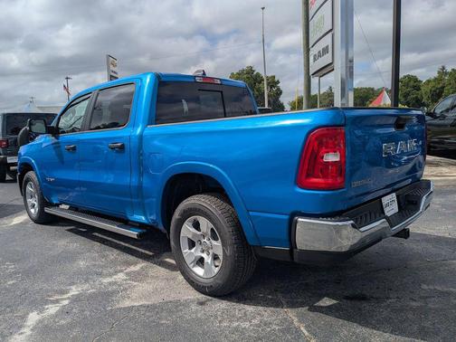 Hydro Blue Pearlcoat 2026 RAM 1500 Big Horn/Lone Star