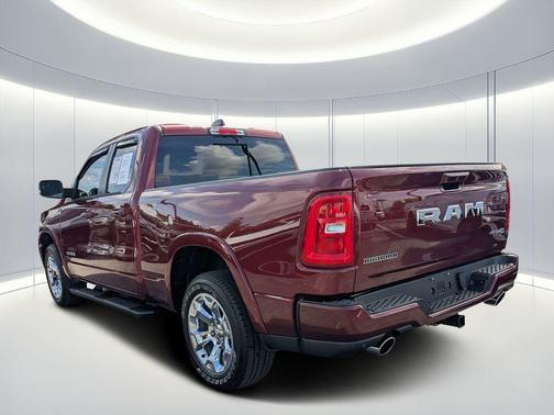 Delmonico Red Pearlcoat 2025 RAM 1500 Big Horn/Lone Star