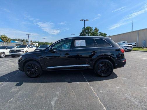 Orca Black Metallic 2021 Audi Q7 55 Premium Plus