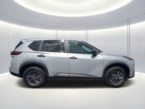 Brilliant Silver Metallic 2024 Nissan Rogue S