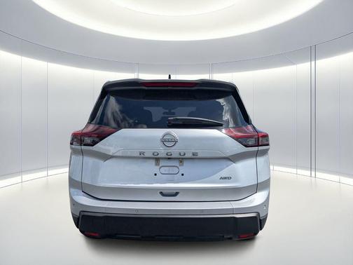 Brilliant Silver Metallic 2024 Nissan Rogue S