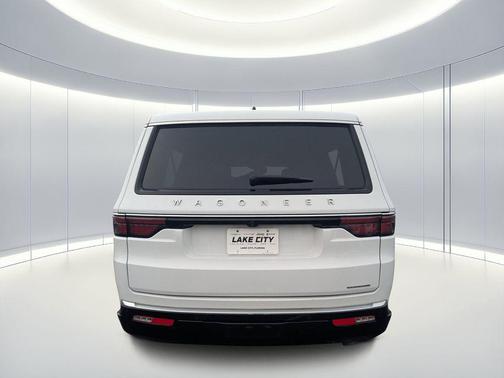 2024 Jeep Wagoneer L Series II 4x2