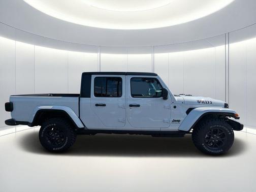 Bright White Clearcoat 2026 Jeep Gladiator Willys 4x4