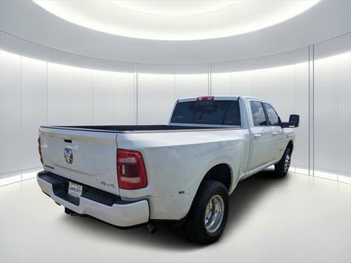 2024 RAM 3500 Laramie Crew Cab 4x4 8' Box