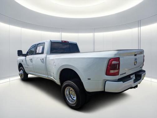 2024 RAM 3500 Laramie Crew Cab 4x4 8' Box