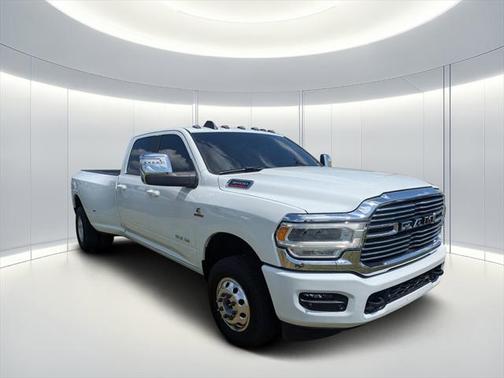 2024 RAM 3500 Laramie Crew Cab 4x4 8' Box
