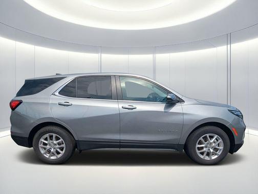 Sterling Gray Metallic 2024 Chevrolet Equinox 1LT