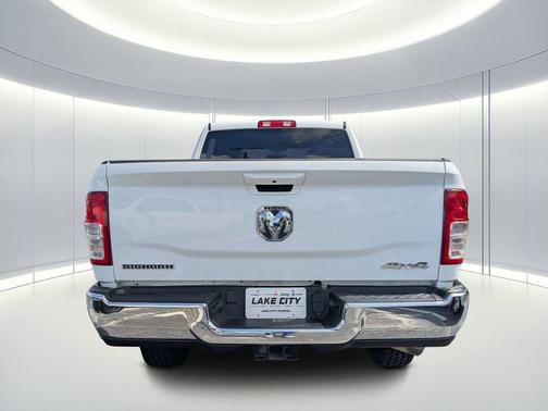 Bright White Clearcoat 2022 RAM 2500 Big Horn Crew Cab 4x4 6'4' Box