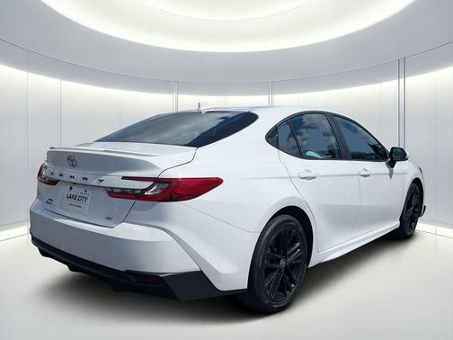 Ice Cap 2025 Toyota Camry SE