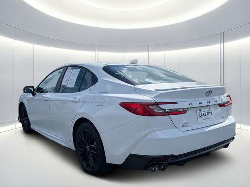 Ice Cap 2025 Toyota Camry SE