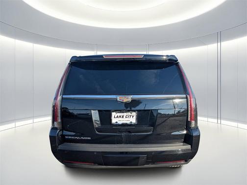 2018 Cadillac Escalade Luxury