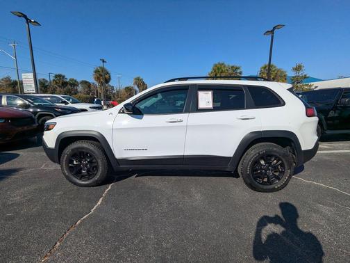 2022 Jeep Cherokee Trailhawk