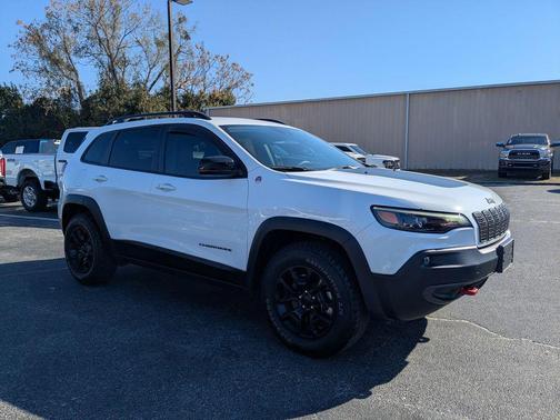 2022 Jeep Cherokee Trailhawk