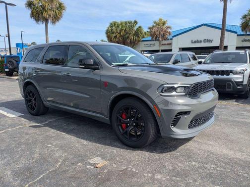 Destroyer Gray Clearcoat 2026 Dodge Durango SRT Jailbreak