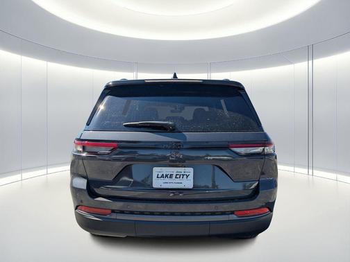 2026 Jeep Grand Cherokee Altitude