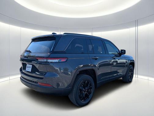 2026 Jeep Grand Cherokee Altitude