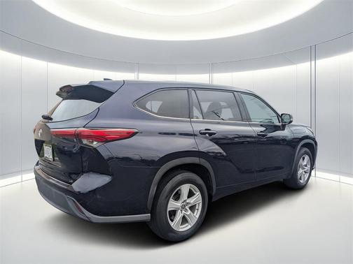 2020 Toyota Highlander LE