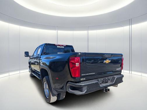 2025 Chevrolet Silverado 3500 High Country