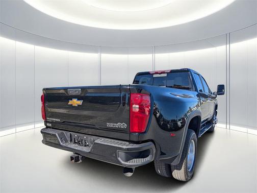 2025 Chevrolet Silverado 3500 High Country