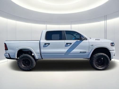 Bright White Clearcoat 2026 RAM 1500 Big Horn/Lone Star