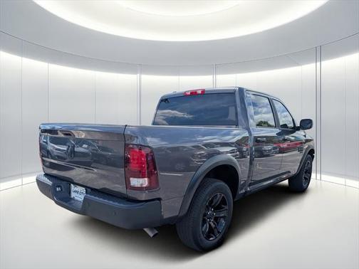 2024 RAM 1500 Classic Warlock Crew Cab 4x2 5'7' Box