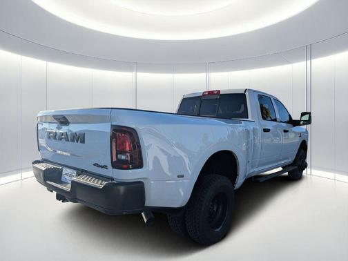 2026 RAM 3500 Tradesman Crew Cab 4x4 8' Box
