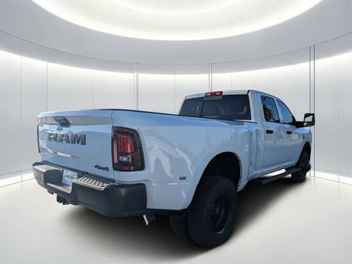 2026 RAM 3500 Tradesman Crew Cab 4x4 8' Box