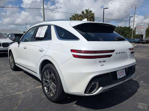 Uyuni White 2022 Genesis GV70 2.5T AWD
