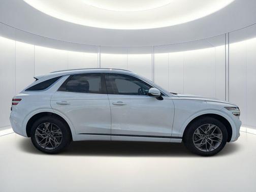 Uyuni White 2022 Genesis GV70 2.5T AWD