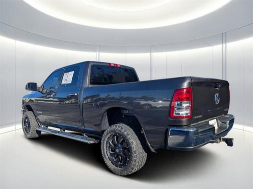 2019 RAM 2500 Big Horn Crew Cab 4x4 6'4' Box