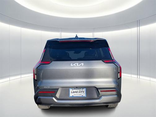 2024 Kia EV9 Light Long Range