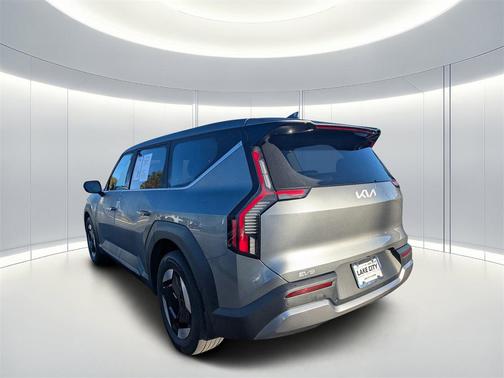 2024 Kia EV9 Light Long Range
