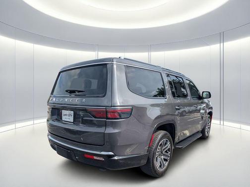 Baltic Gray Metallic Clearcoat 2025 Jeep Wagoneer Carbide 4x4
