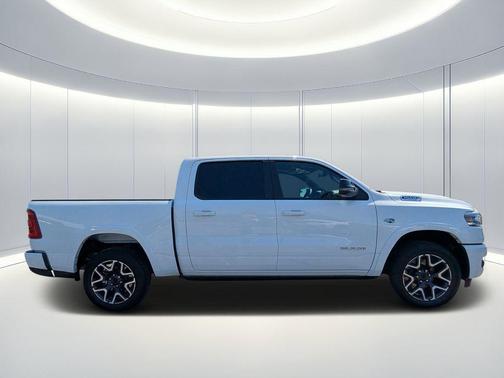 Bright White Clearcoat 2026 RAM 1500 Laramie