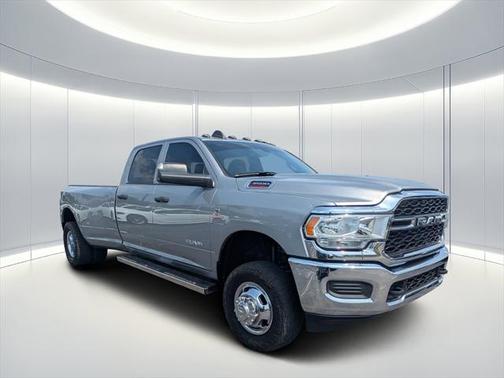 2022 RAM 3500 Tradesman Crew Cab 4x4 8' Box