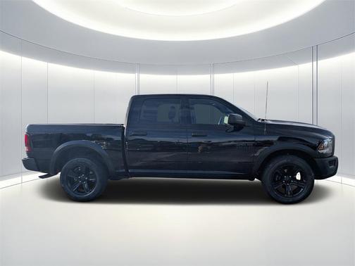 2024 RAM 1500 Classic Warlock Crew Cab 4x4 5'7' Box