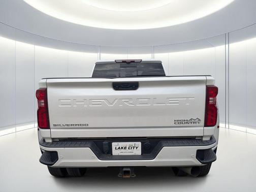 Iridescent Pearl Tricoat 2024 Chevrolet Silverado 3500 High Country