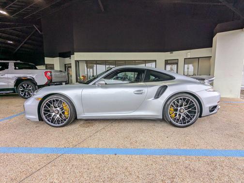 2016 Porsche 911 Turbo S