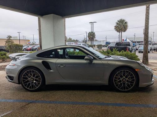 2016 Porsche 911 Turbo S