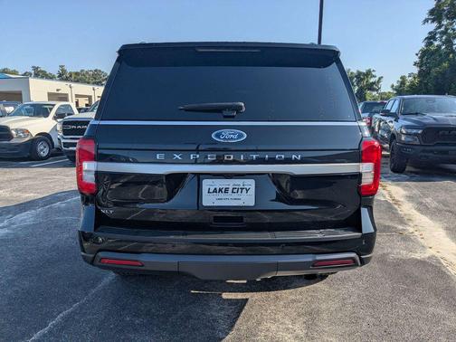 AGATE BLACK METALLIC 2024 Ford Expedition XLT