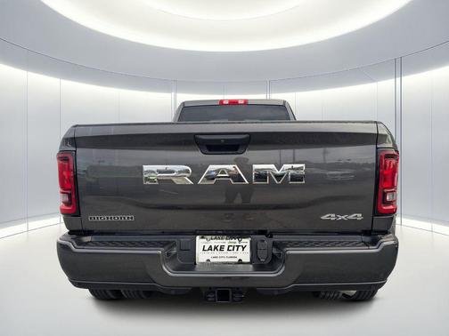 2026 RAM 3500 Big Horn Crew Cab 4x4 8' Box