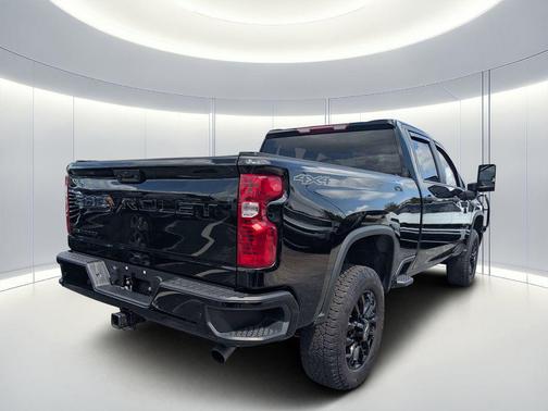 Black 2026 Chevrolet Silverado 2500 Custom