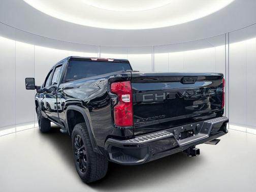 Black 2026 Chevrolet Silverado 2500 Custom
