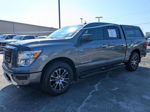 2021 Nissan Titan SV