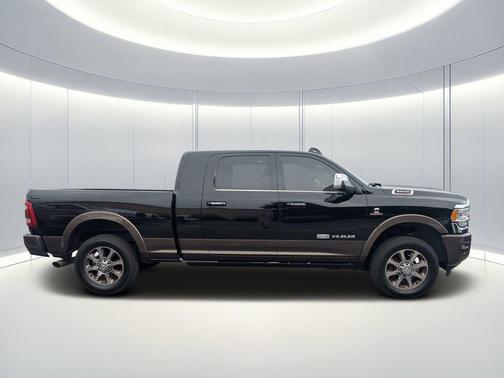 Diamond Black Crystal Pearlcoat 2020 RAM 3500 Longhorn