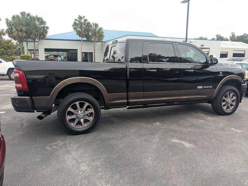 Diamond Black Crystal Pearlcoat 2020 RAM 3500 Longhorn