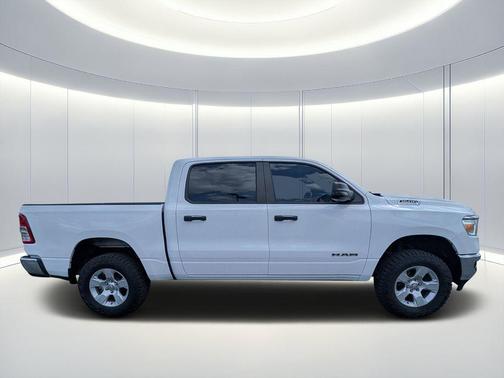Bright White Clearcoat 2023 RAM 1500 Big Horn/Lone Star