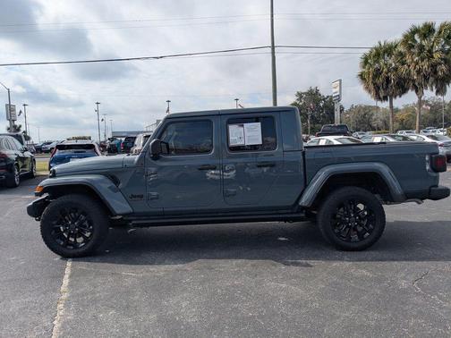 2025 Jeep Gladiator Nighthawk