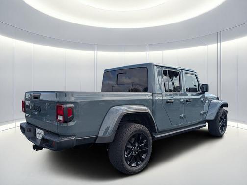2025 Jeep Gladiator Nighthawk